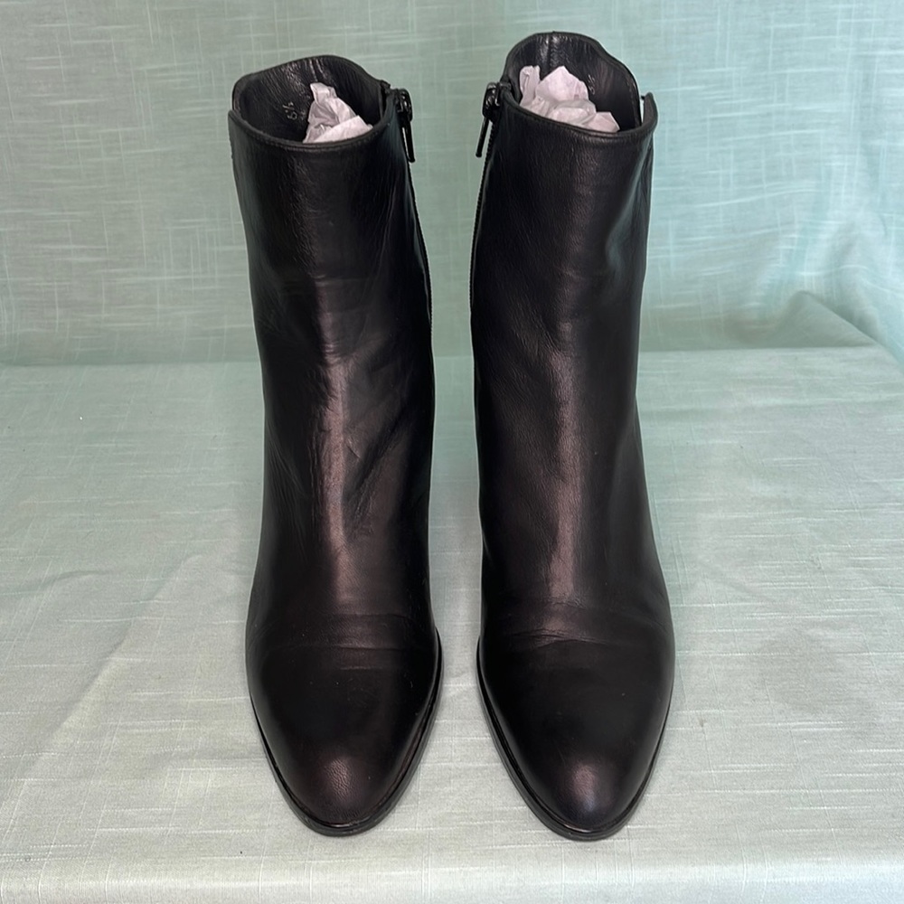 Stuart Weitzman | Heeled Booties | Leather | Size 6.5 | Very Good Condition - Picture 10 of 13